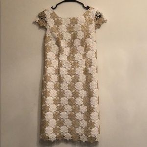 Cap sleeves v back Lilly dress white/gold
